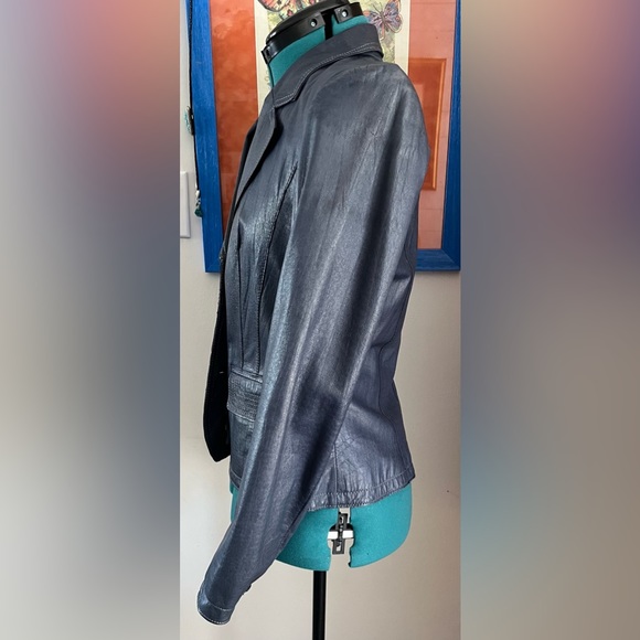 Vintage Leather Blazer - Picture 7 of 9